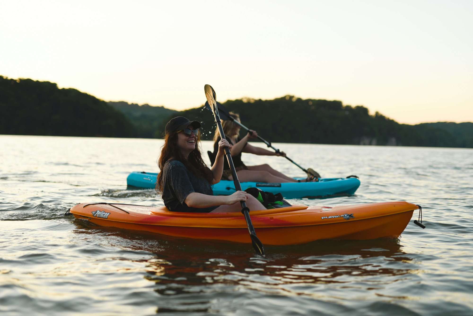 christian-bowen-uknf_4Umtqc-unsplash (1) (1) a small boat in a body of water